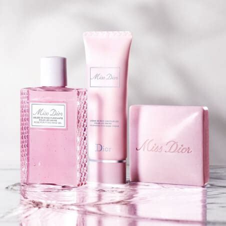 Miss Dior Crème de rose onctueuse pour les mains : soin .